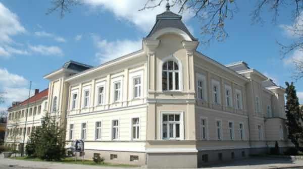 Sitz der Kreisverwaltung aus dem XIX sanierte Gebde im Jahr 2006 (Foto: Arkadiusz Pawlak)